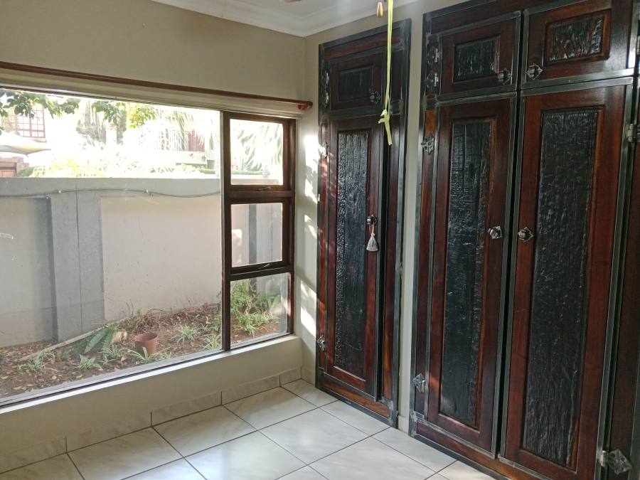 5 Bedroom Property for Sale in Melodie North West